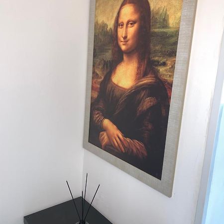 Monna Lisa Appartamento Lecce Centro Luaran gambar