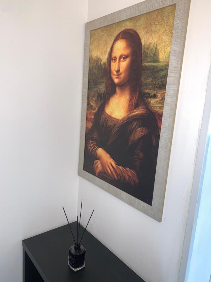 Monna Lisa Appartamento Lecce Centro Luaran gambar